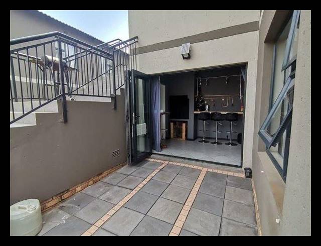 2 BEDROOM TOWNHOUSE FOR SALE IN NORTH VILLA